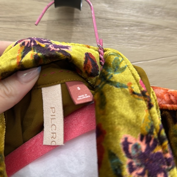 PILCRO ANTHROPOLOGIE FLORAL VELVET BUTTON DOWN SHIRT Size Small - Picture 7 of 7